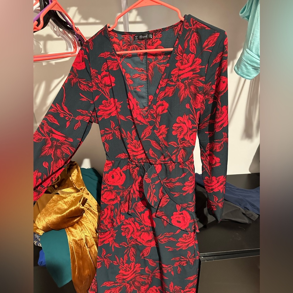 Women’s black and red long sleeve dress- size Large